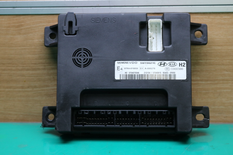 95400 3F650 Kia Opirus