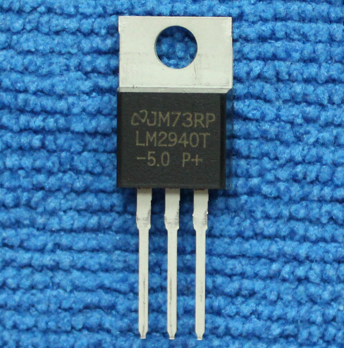 LM2940T